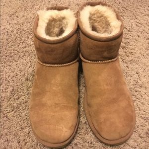 Light brown, short Ugg boots!!